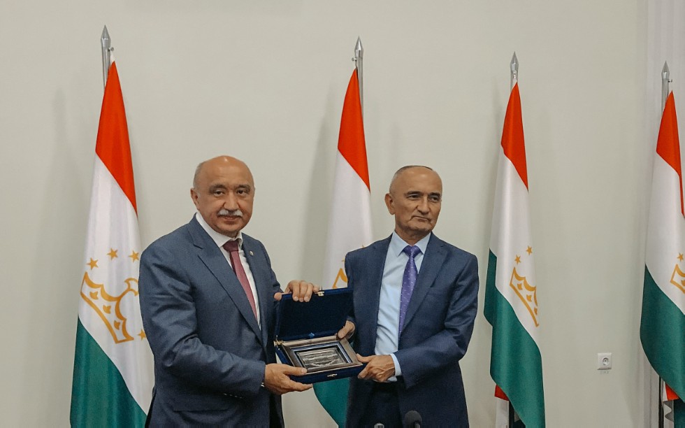 �������� ����� ����� ��������� ������������ � ������� ��������� ��� ��������� � ������� � ������������