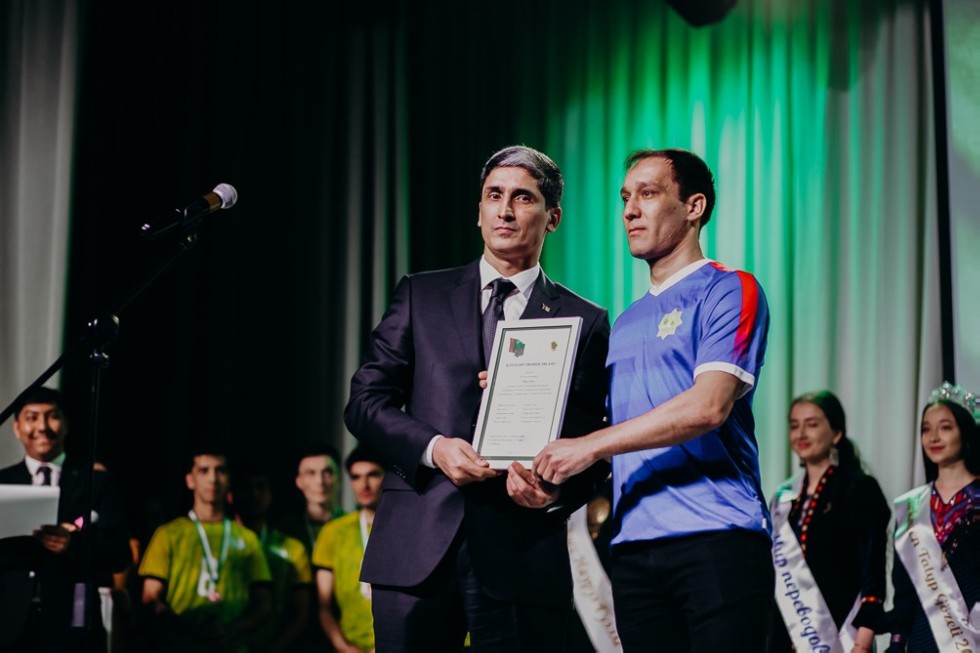 � ������ ���������� ������������� �����������, ����������� 30-����� ������������ ��������������� ��������� ����� �������������� � ���������� ����������