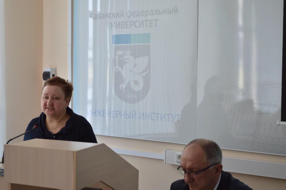 �������-����������� '���������� ���������' �� '���������' (�. ������) � ��� '�����������������-�������'(�. ������)