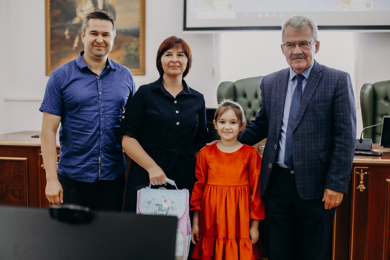 ����� ����������� ������, ����������� � ������ �����, ������� �������