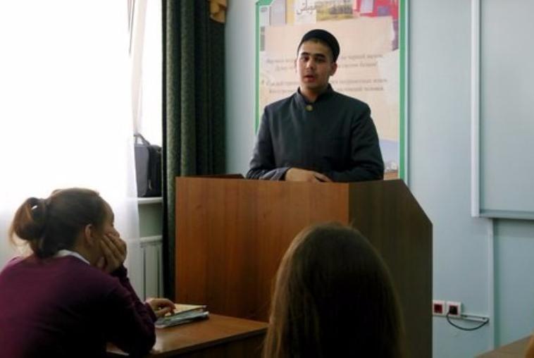 В КФУ прошел круглый стол, посвященный актуальным проблемам истории, языка и культуры татарского народа