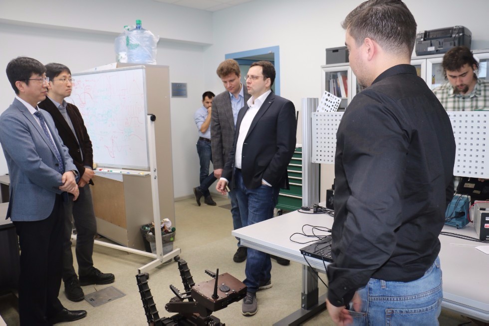 The ITIS Higher Institute hosted a meeting with representatives of Samsung