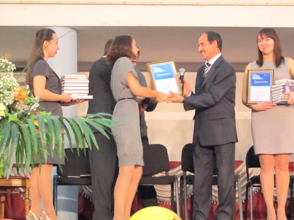 'ШИГЪРИ САБАНТУЙ' - ЯШЬ ШАГЫЙРЬЛӘР БӘЙГЕСЕ 'ШИГЪРИ САБАНТУЙ' - ЯШЬ ШАГЫЙРЬЛӘР БӘЙГЕСЕ