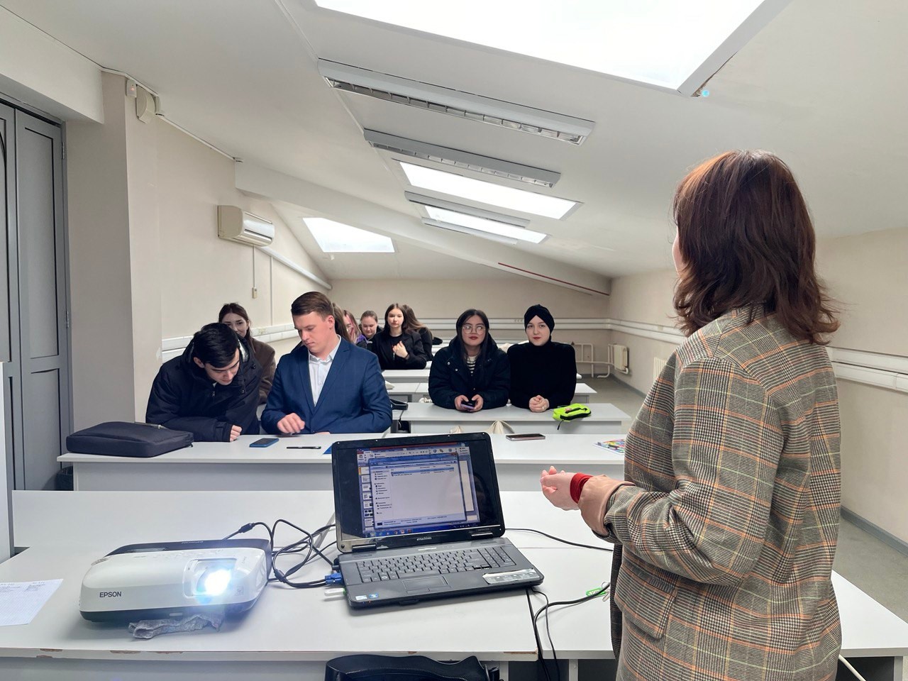 Кураторские часы у студентов кафедры ГиМУ Кураторские часы у студентов кафедры ГиМУ