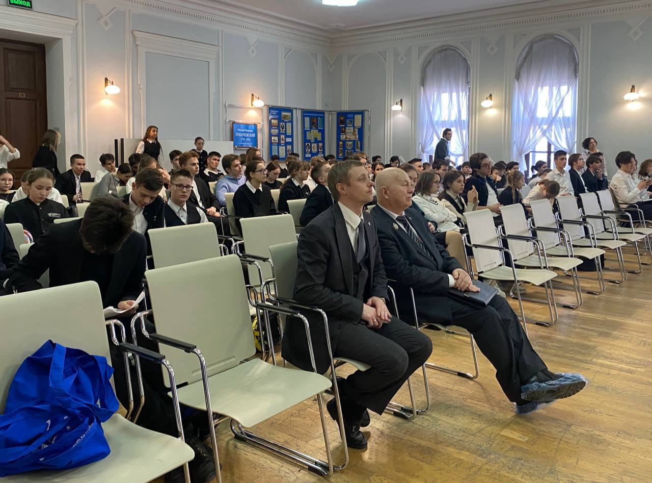 Ветераны КФУ провели парламентский урок в Лицее Н.И.Лобачевского КФУ Ветераны КФУ провели парламентский урок в Лицее Н.И.Лобачевского КФУ