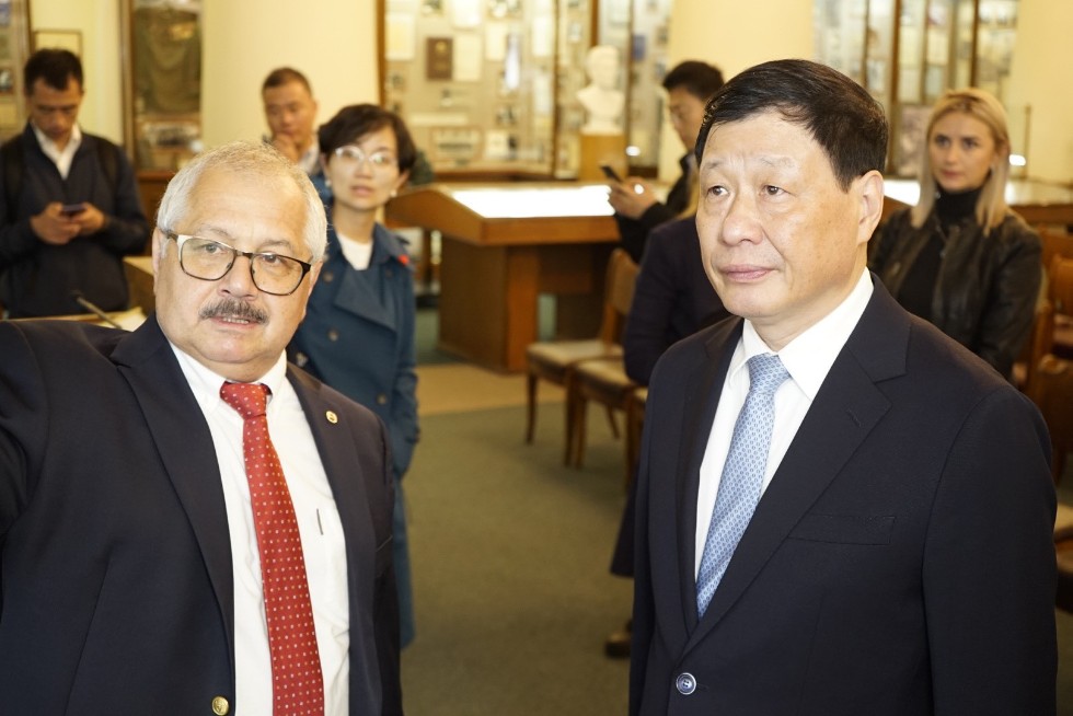 Mayor of Shanghai Ying Yong visited Kazan Federal University ,Shanghai, China