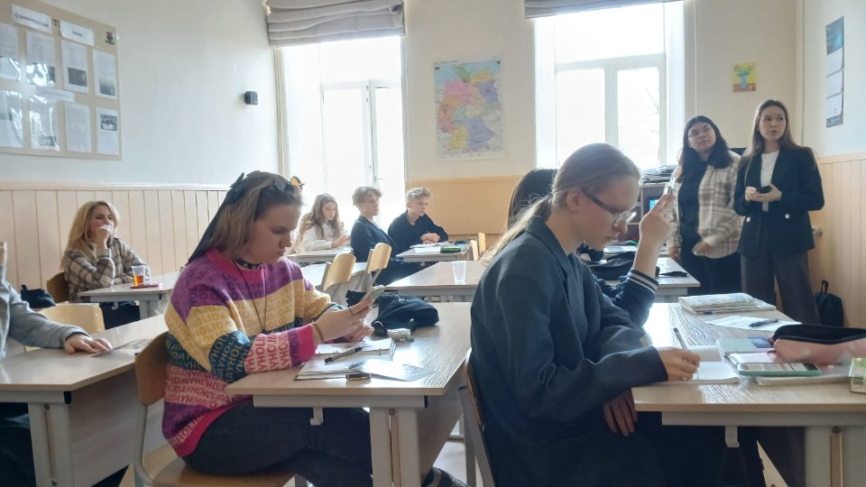 На встрече с выпускниками школ На встрече с выпускниками школ