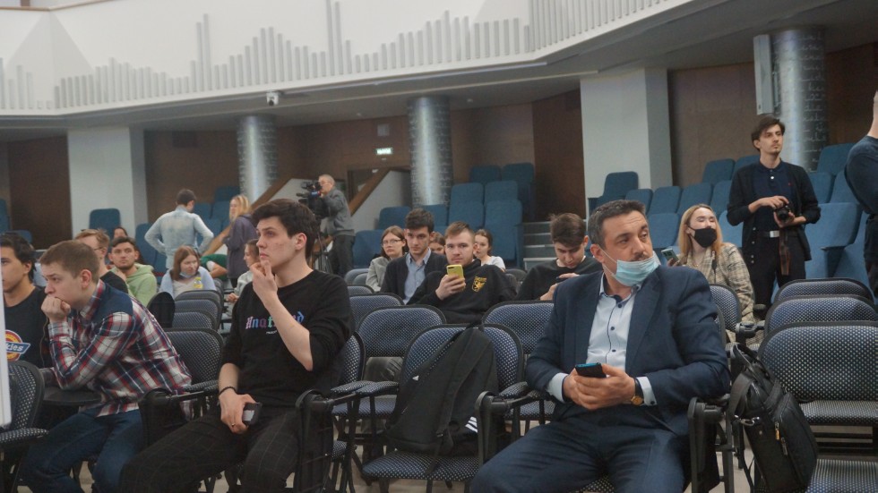 В ИФМК провели первый тур антикоррупционных дебатов среди студентов КФУ