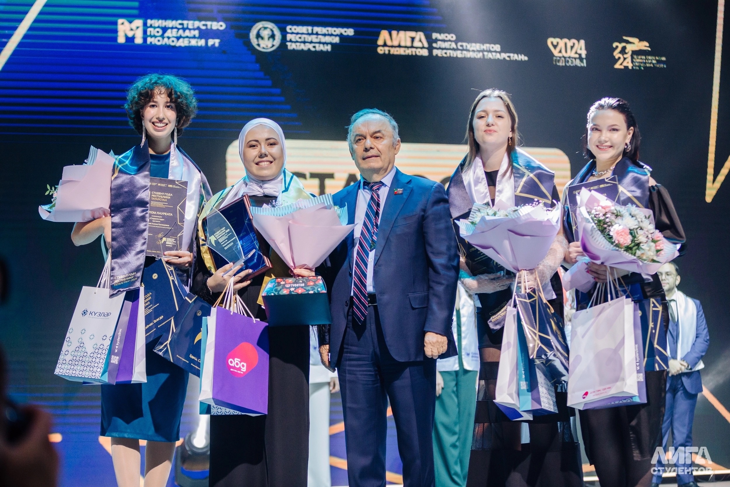 'Староста года' рассказала, как поддерживать дружескую атмосферу в группе 'Староста года' рассказала, как поддерживать дружескую атмосферу в группе