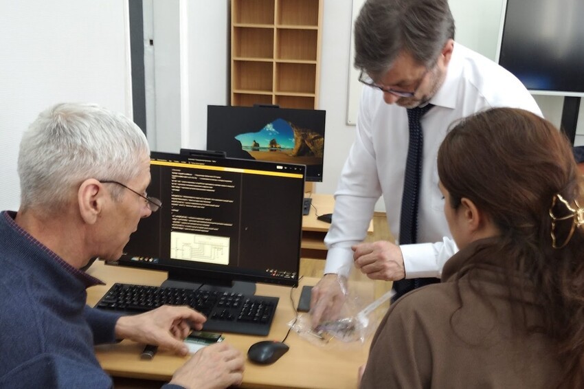 Завершились курсы повышения квалификации учителей физики республики Татарстан Завершились курсы повышения квалификации учителей физики республики Татарстан