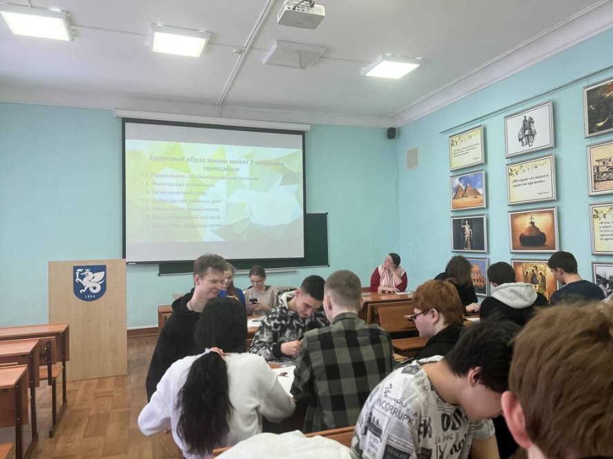 Преподаватели Елабужского института КФУ продолжают работу со школьниками психолого-педагогических классов г. Елабуги Преподаватели Елабужского института КФУ продолжают работу со школьниками психолого-педагогических классов г. Елабуги