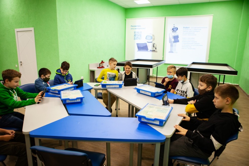 ����������