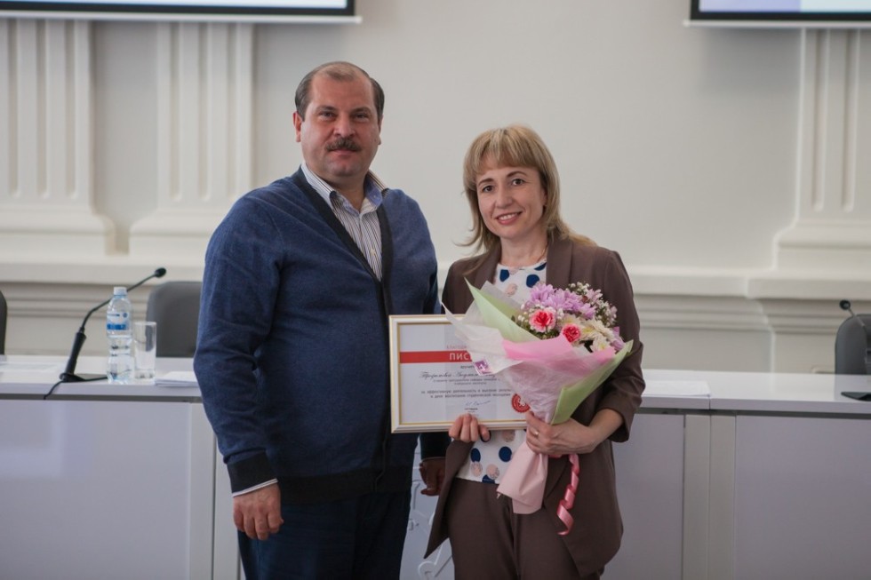 Ilshat Gafurov opened the presentation of Student Scientific Classes at the Elabuga Institute