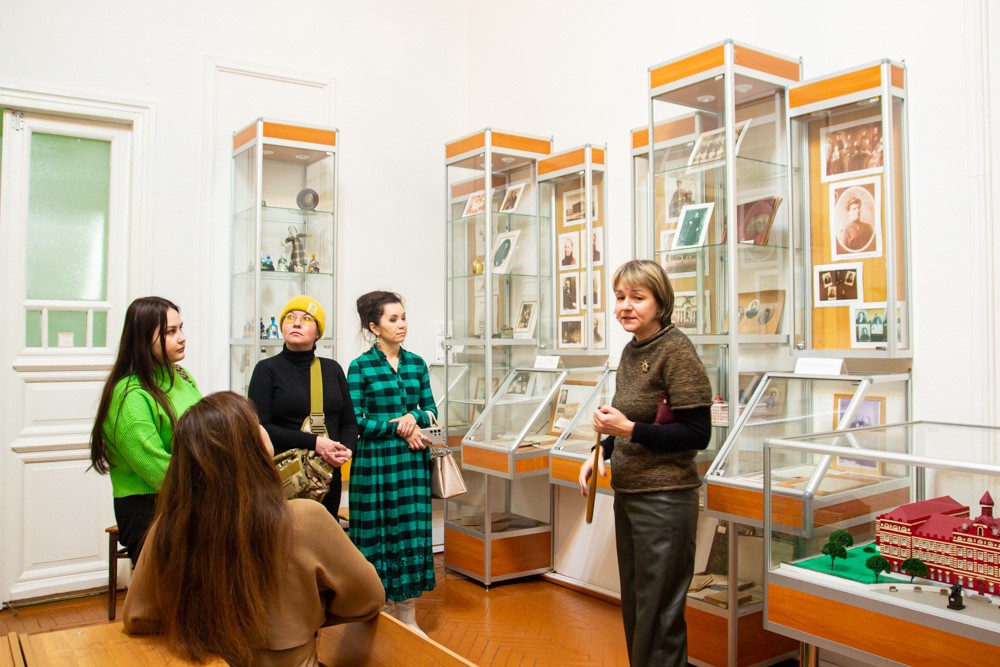 Представители Госкомитета РТ по туризму посетили Елабужский институт КФУ Представители Госкомитета РТ по туризму посетили Елабужский институт КФУ