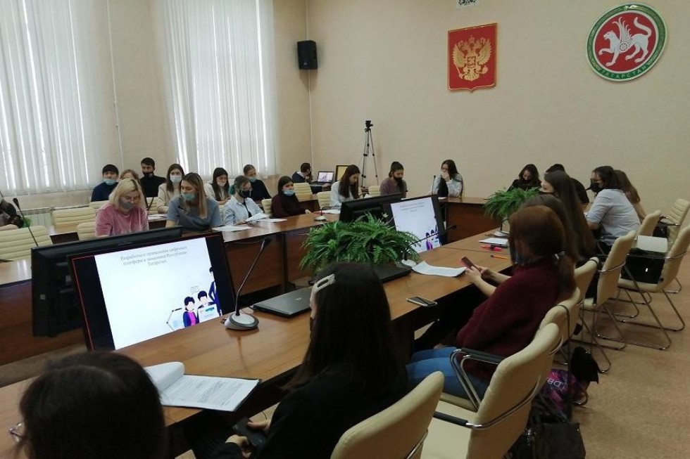 Проблемы экономики и образования обсудили в Елабужском институте КФУ Проблемы экономики и образования обсудили в Елабужском институте КФУ