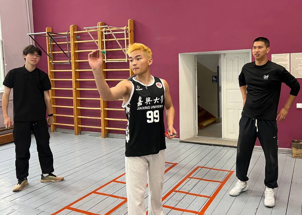 Студенты Цзясиньского университета проходят стажировку в Елабужском институте КФУ Студенты Цзясиньского университета проходят стажировку в Елабужском институте КФУ