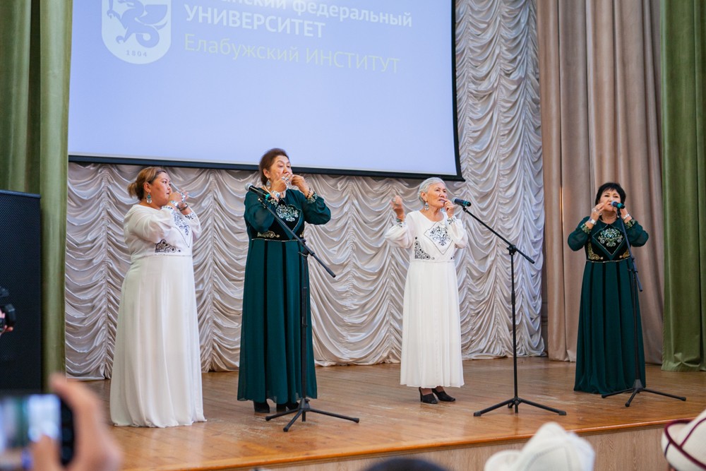 Преподаватели Ошского государственного педагогического университета выступили с концертом на сцене Елабужского института КФУ