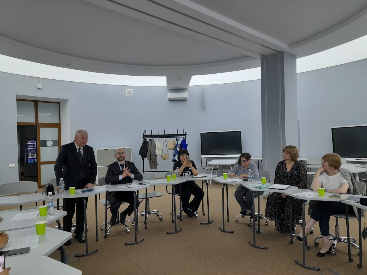 Институте психологии и образования проведен российско-узбекский семинар по проблемам национальной педагогики Институте психологии и образования проведен российско-узбекский семинар по проблемам национальной педагогики