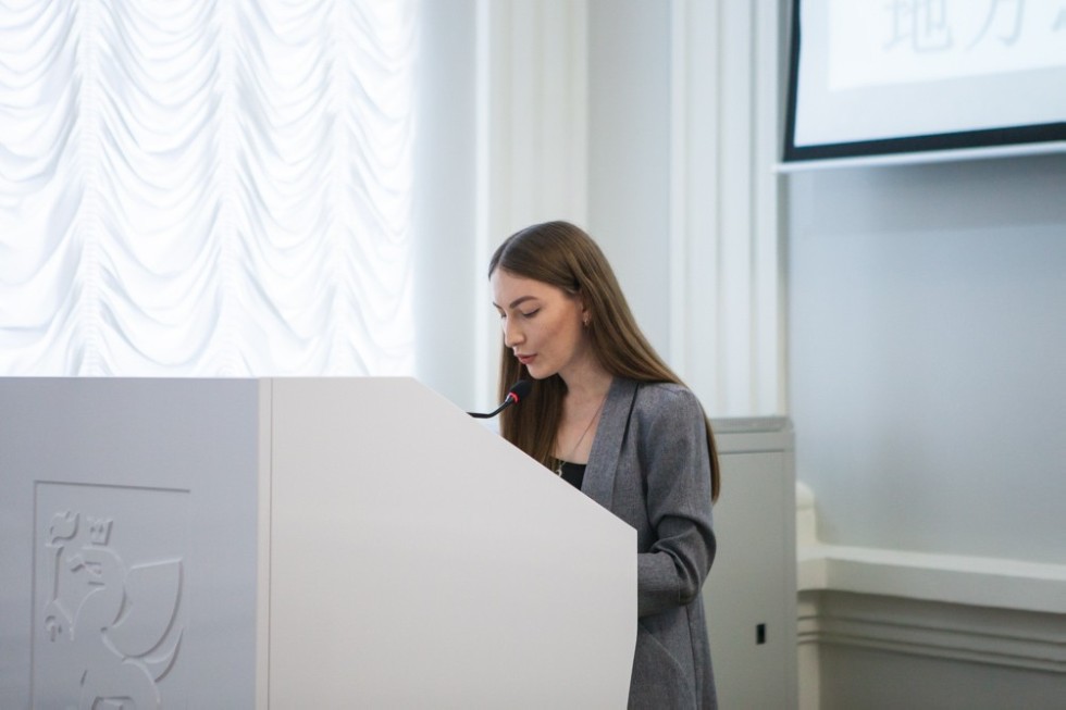 Онлайн-встреча по культурному обмену для китайских и российских студентов 'Цзясин и Елабуга в моих глазах' Онлайн-встреча по культурному обмену для китайских и российских студентов 'Цзясин и Елабуга в моих глазах'