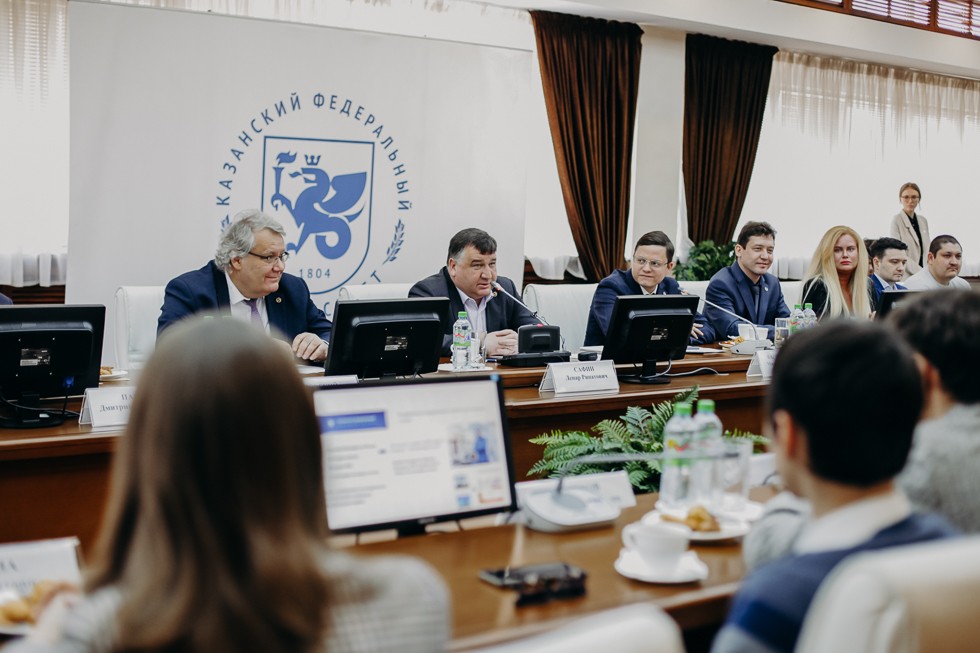 Ректор КФУ встретился с представителями Ассоциации молодых ученых вуза