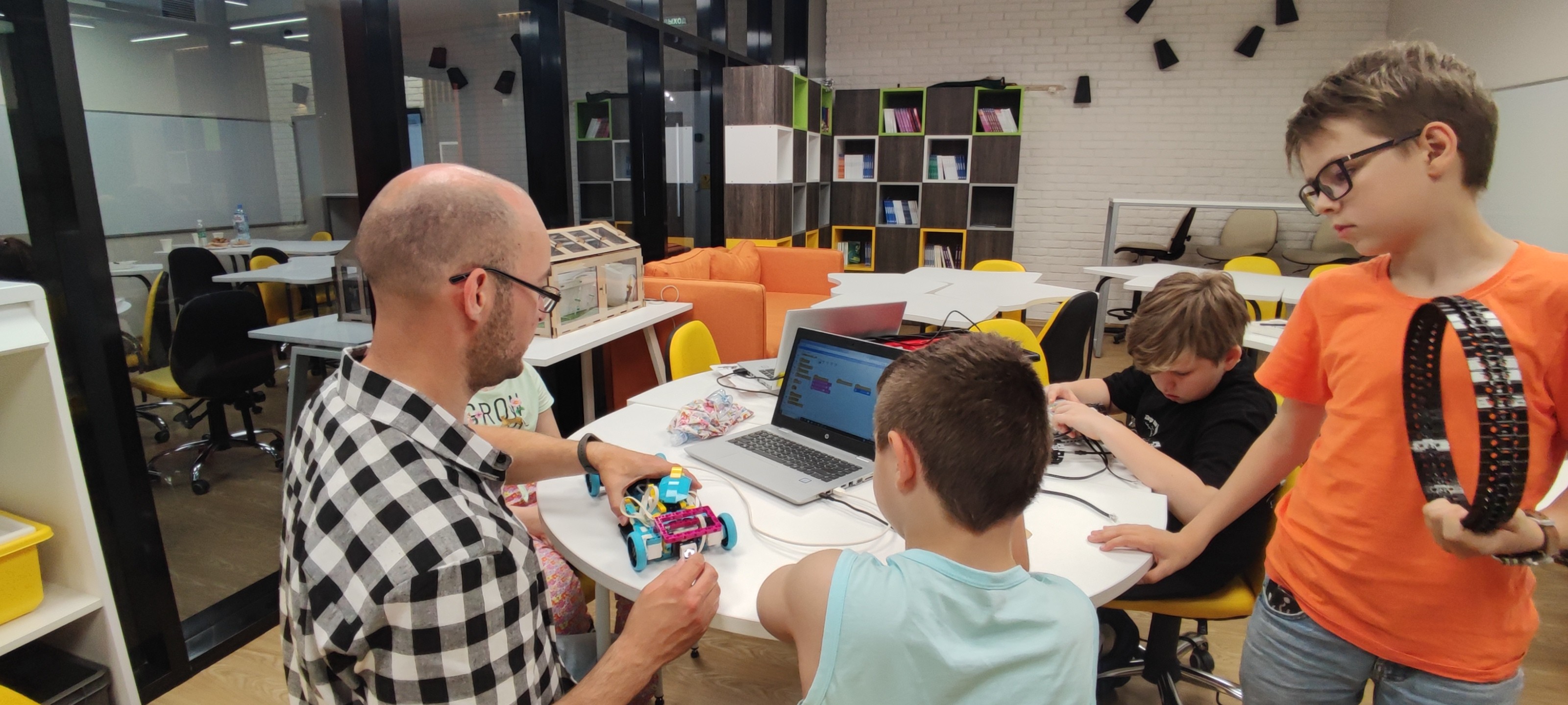 ��� ������ ������ SMART RoboCamp �������� ���� ������ � ����!