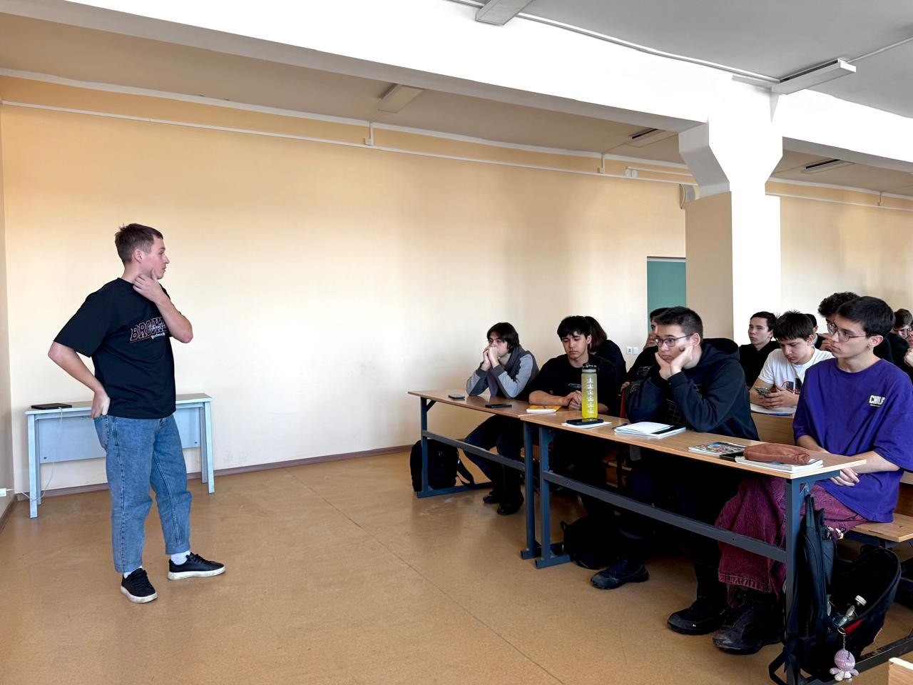 Студенты ИИРСИ поддержали защитников Отечества в рамках тематической встречи Студенты ИИРСИ поддержали защитников Отечества в рамках тематической встречи