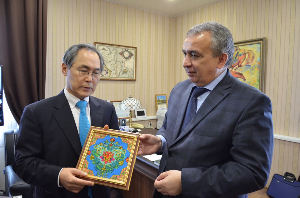 �������� ������ ������������� � ������������ ����� ���������� ����� � �� ������ � ���