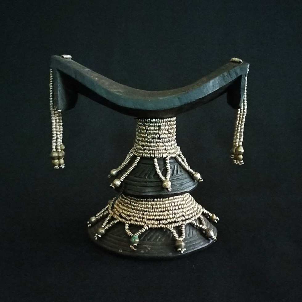 Подголовник у народов Африки Подголовник у народов Африки