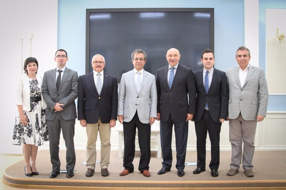 Chairman of the Yunus Emre Institute Hayati Develi Visits KFU