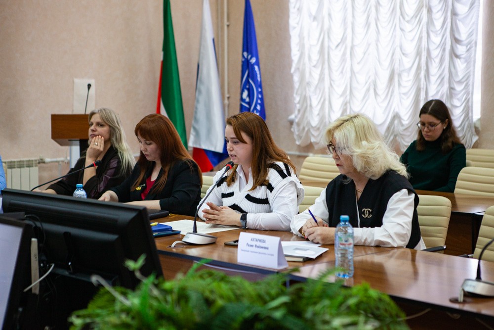 Прошла встреча с иностранными студентами с участием проректора по внешним связям КФУ Прошла встреча с иностранными студентами с участием проректора по внешним связям КФУ