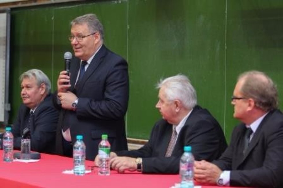 Сателлитная школа 'Современная ядерная физика и ядерная медицина' (3-4 сентября 2016 г.) Сателлитная школа 'Современная ядерная физика и ядерная медицина' (3-4 сентября 2016 г.)