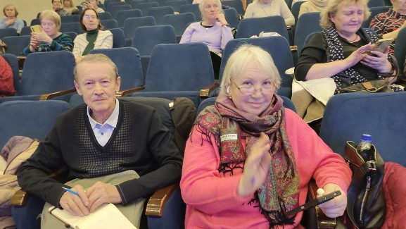 Студенты элегантного возраста прослушали лекцию Студенты элегантного возраста прослушали лекцию