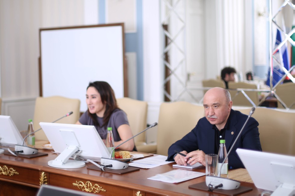 Rector Ilshat Gafurov met with young social media personalities