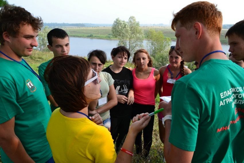 Форум село. Сельская молодежь. Проблемы сельской молодежи. Разуваев дела молодежи. Сельская молодежь это определение.