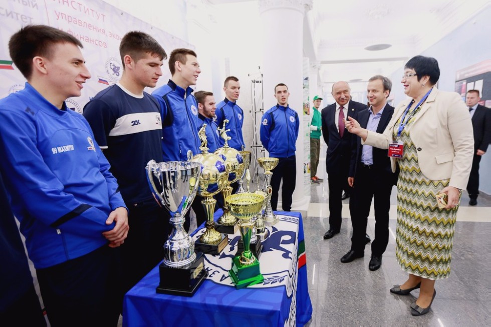 Economics of Football Discussed at the Institute of Management, Economics and Finance Economics of Football Discussed at the Institute of Management, Economics and Finance