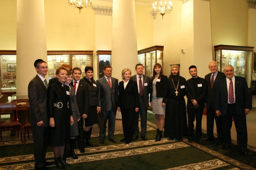 Служить университету ? в этом ее призвание. Алла Аркадьевна Сальникова Служить университету ? в этом ее призвание. Алла Аркадьевна Сальникова