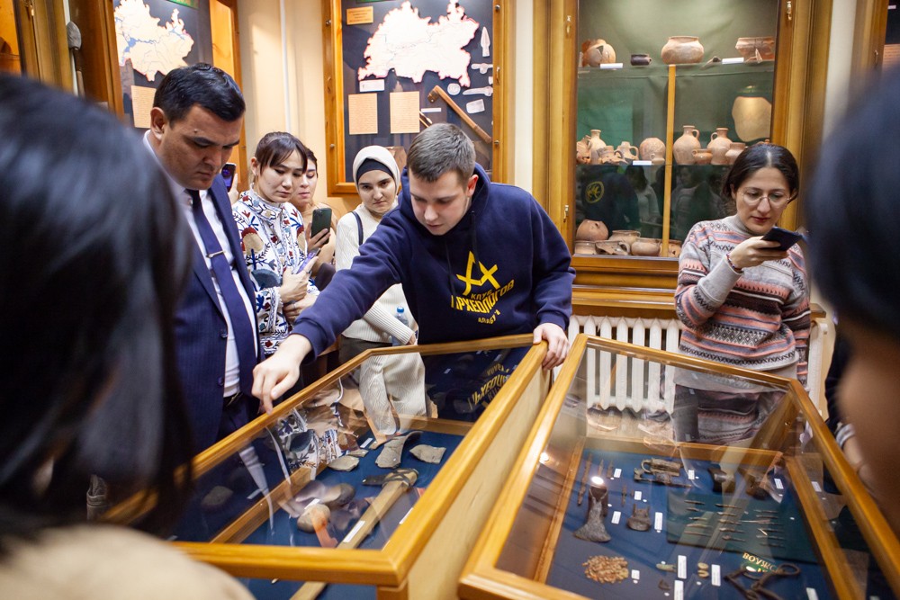 В Елабужском институте КФУ встретили делегацию из Термеза В Елабужском институте КФУ встретили делегацию из Термеза