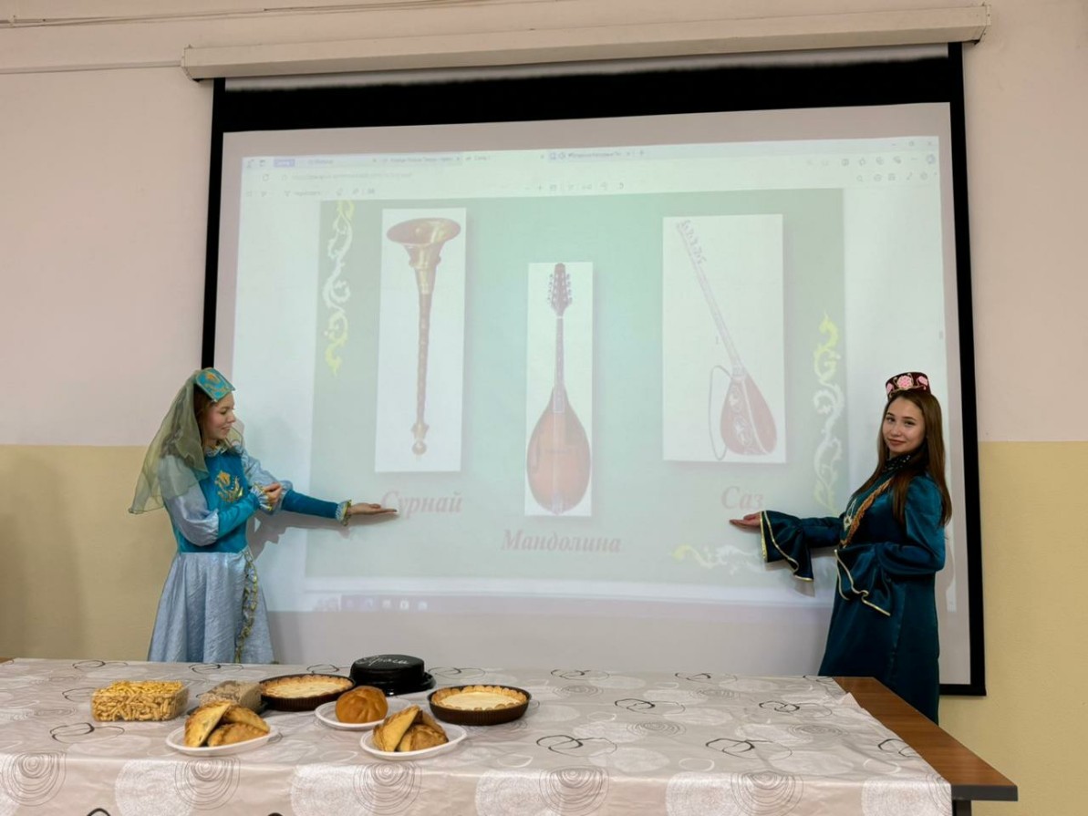 Студенты приняли участие в мероприятии, посвящённом 'Дню народного единства' Студенты приняли участие в мероприятии, посвящённом 'Дню народного единства'