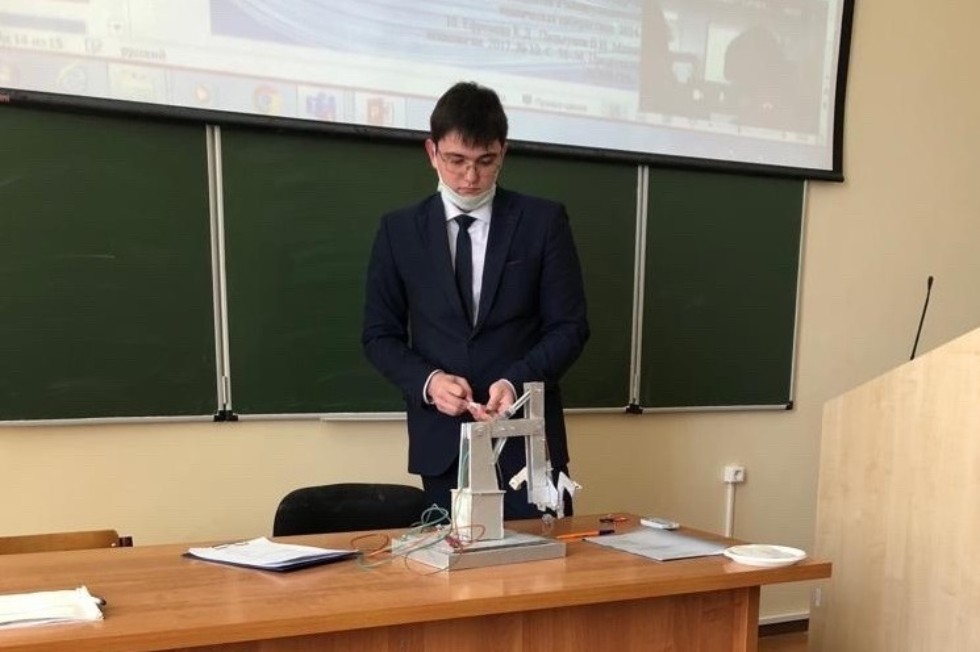 В Елабужском институте КФУ состоялась ежегодная конференция 'Физика и астрономия в цифровом обществе' В Елабужском институте КФУ состоялась ежегодная конференция 'Физика и астрономия в цифровом обществе'