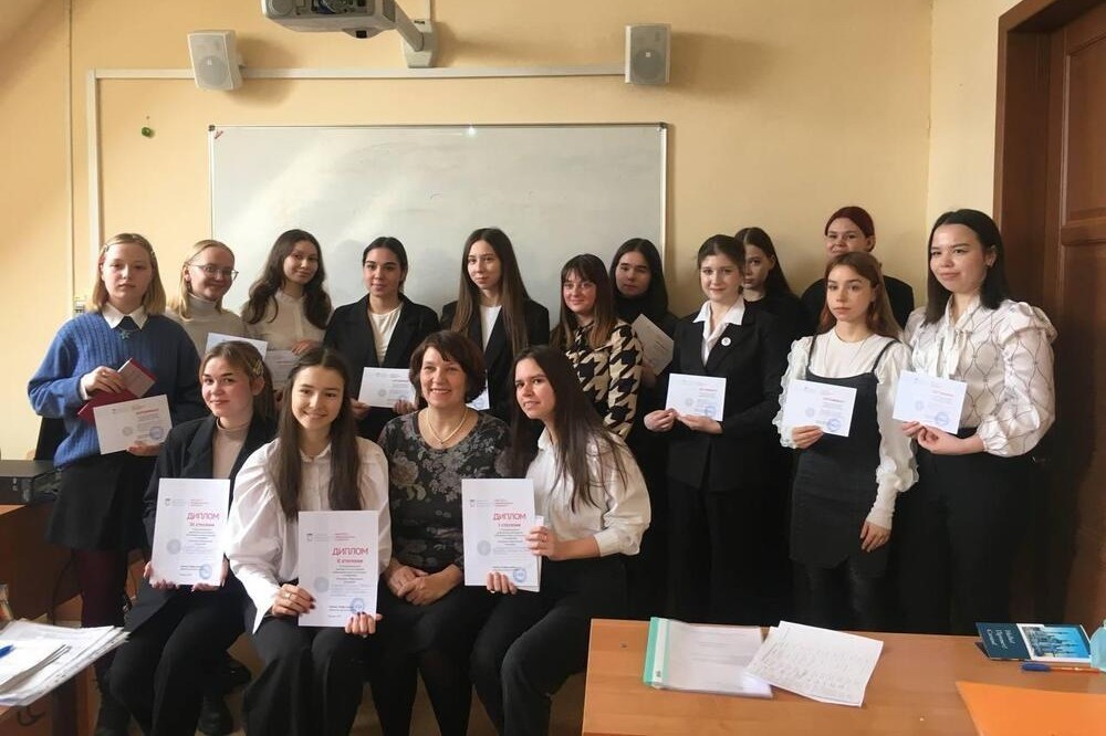 Студентка отделения иностранных языков ЕИ КФУ подготовила призера Республиканского лингвистического форума 'Объединяя языки и культуры' Студентка отделения иностранных языков ЕИ КФУ подготовила призера Республиканского лингвистического форума 'Объединяя языки и культуры'