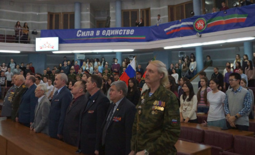 'Всё лучшее в мире ? наших рук дело' 'Всё лучшее в мире ? наших рук дело'