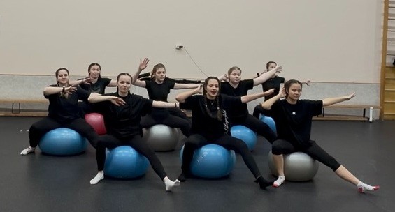 ФИТБОЛ-АЭРОБИКА ФИТБОЛ-АЭРОБИКА