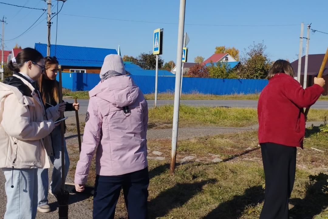 'Чистая среда': преподаватели и студенты Елабужского института КФУ вышли на экологическую акцию 'Чистая среда': преподаватели и студенты Елабужского института КФУ вышли на экологическую акцию