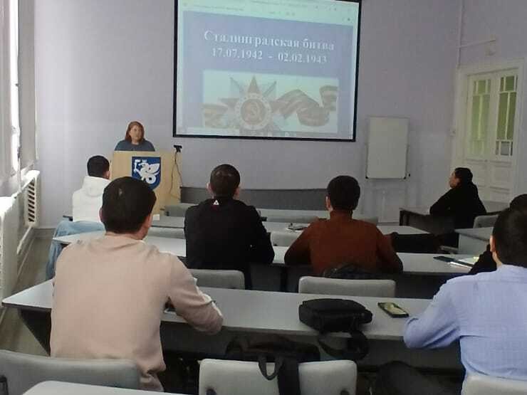 В Елабужском институте КФУ прошло мероприятие к Дню Воинской славы В Елабужском институте КФУ прошло мероприятие к Дню Воинской славы