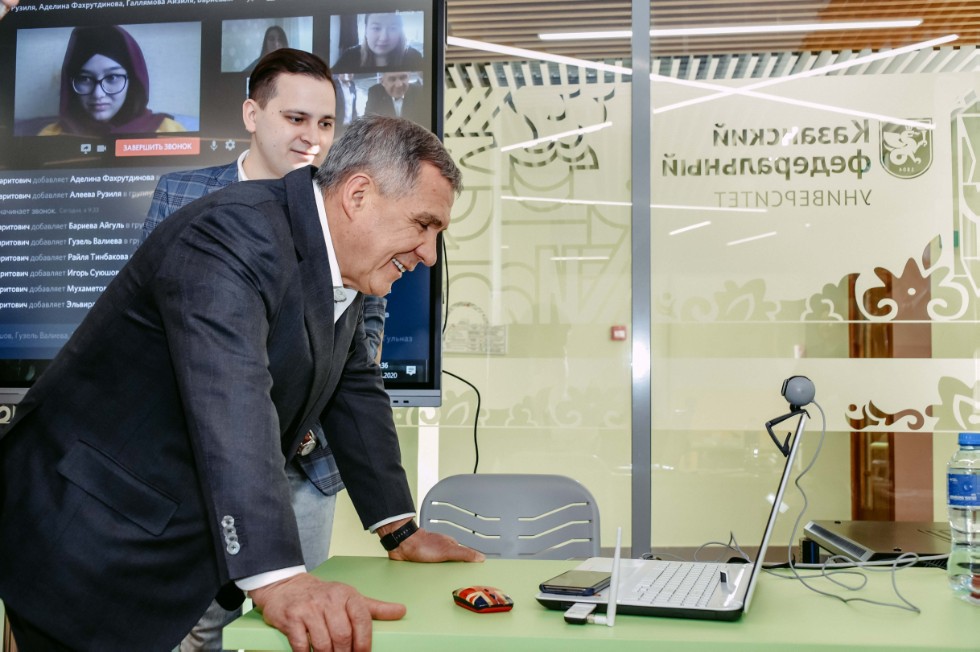 President of Tatarstan Rustam Minnikhanov learned about Kazan University's distance education capabilities