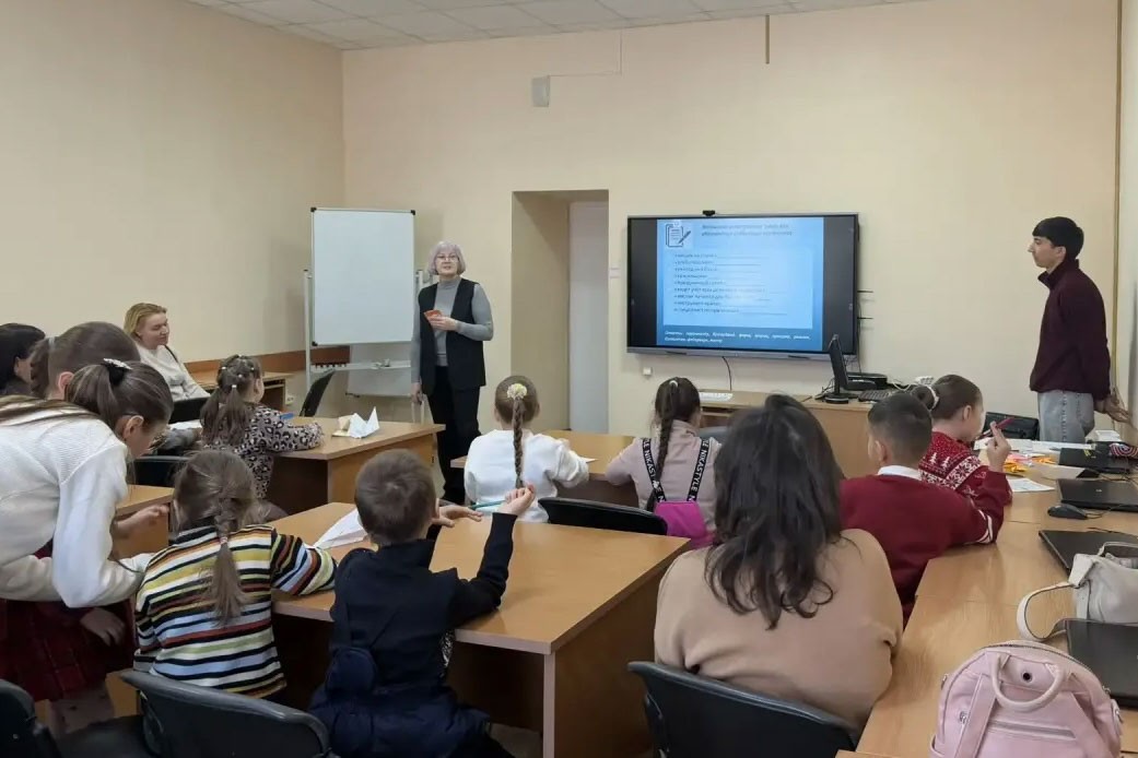 В Детском университете Елабужского института КФУ рассказали о путешествии слов В Детском университете Елабужского института КФУ рассказали о путешествии слов