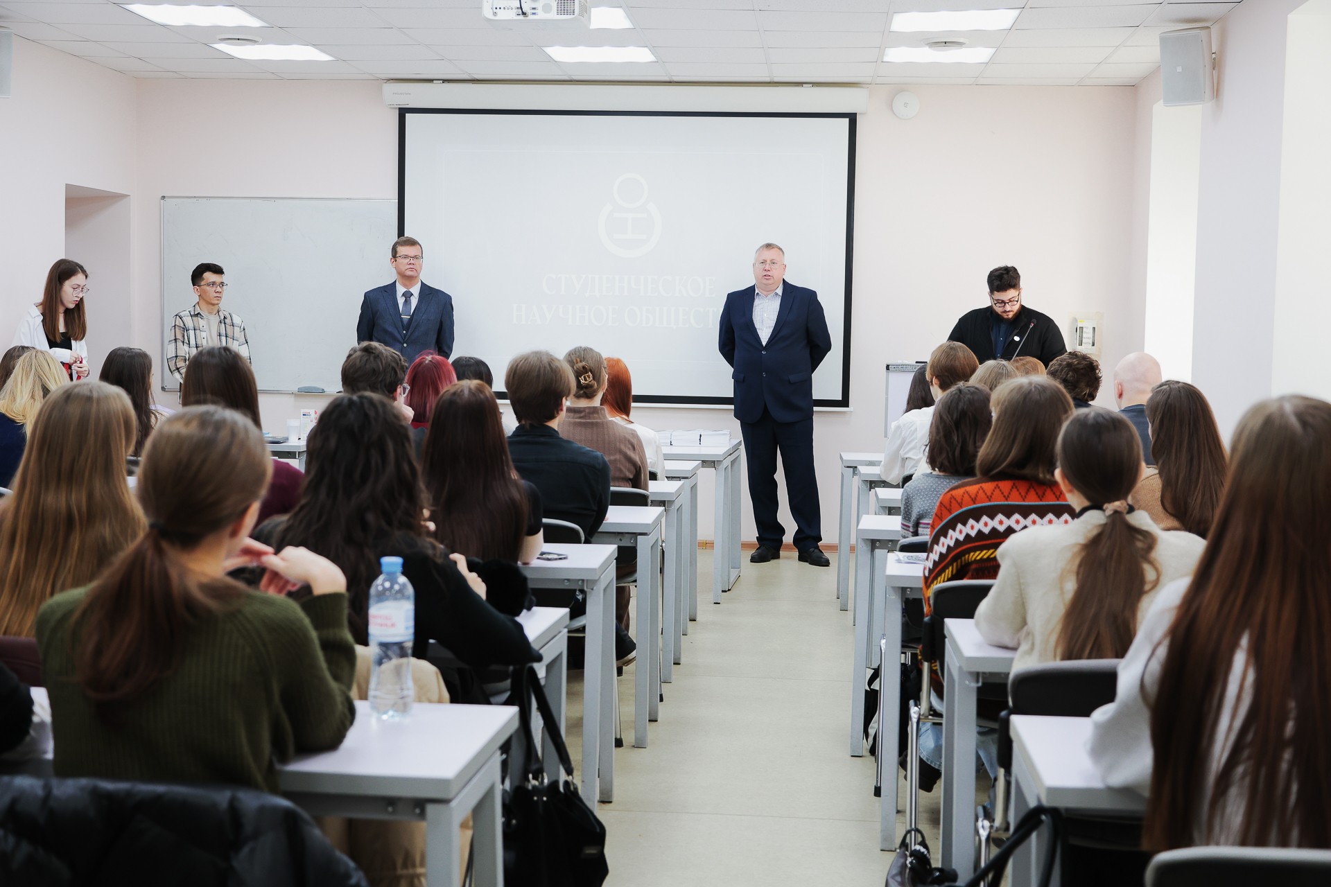 Наука - это круто! Как прошел 'Фестиваль студенческой науки' в КФУ Наука - это круто! Как прошел 'Фестиваль студенческой науки' в КФУ