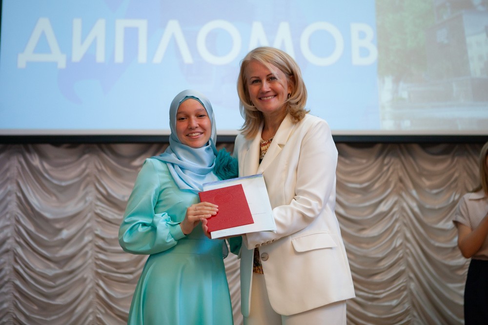 Дан старт вручению дипломов бакалаврам и магистрам Елабужского института КФУ Дан старт вручению дипломов бакалаврам и магистрам Елабужского института КФУ