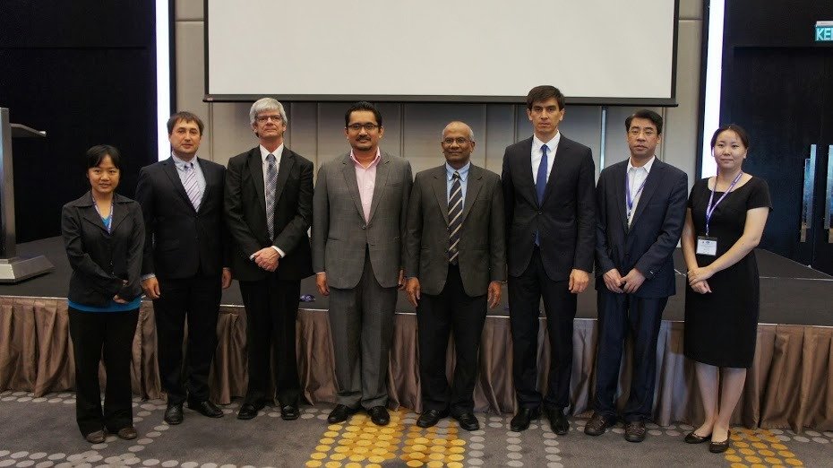 ���������� ����� ��������: ������ ������� (������� ������������� ������� ���������� �������� ��������� �������� � ��������� ���, ������), Dr. Joe Smith (Office of the Gene Technology Regulator, ���������), Adrian Abdul Ghani (BioNexus Development Division, Malaysian Biotechnology Corp. Sdn. Bhd., ��������), Letchumanan Ramatha (�������� ������������ ��������������� ������������ ��������� �������� � ���������� ����� ��������), ��������� ������ (���. ��������� ������������ ������ �����������������, ������������ � ������������� ������������, ������) � ������.