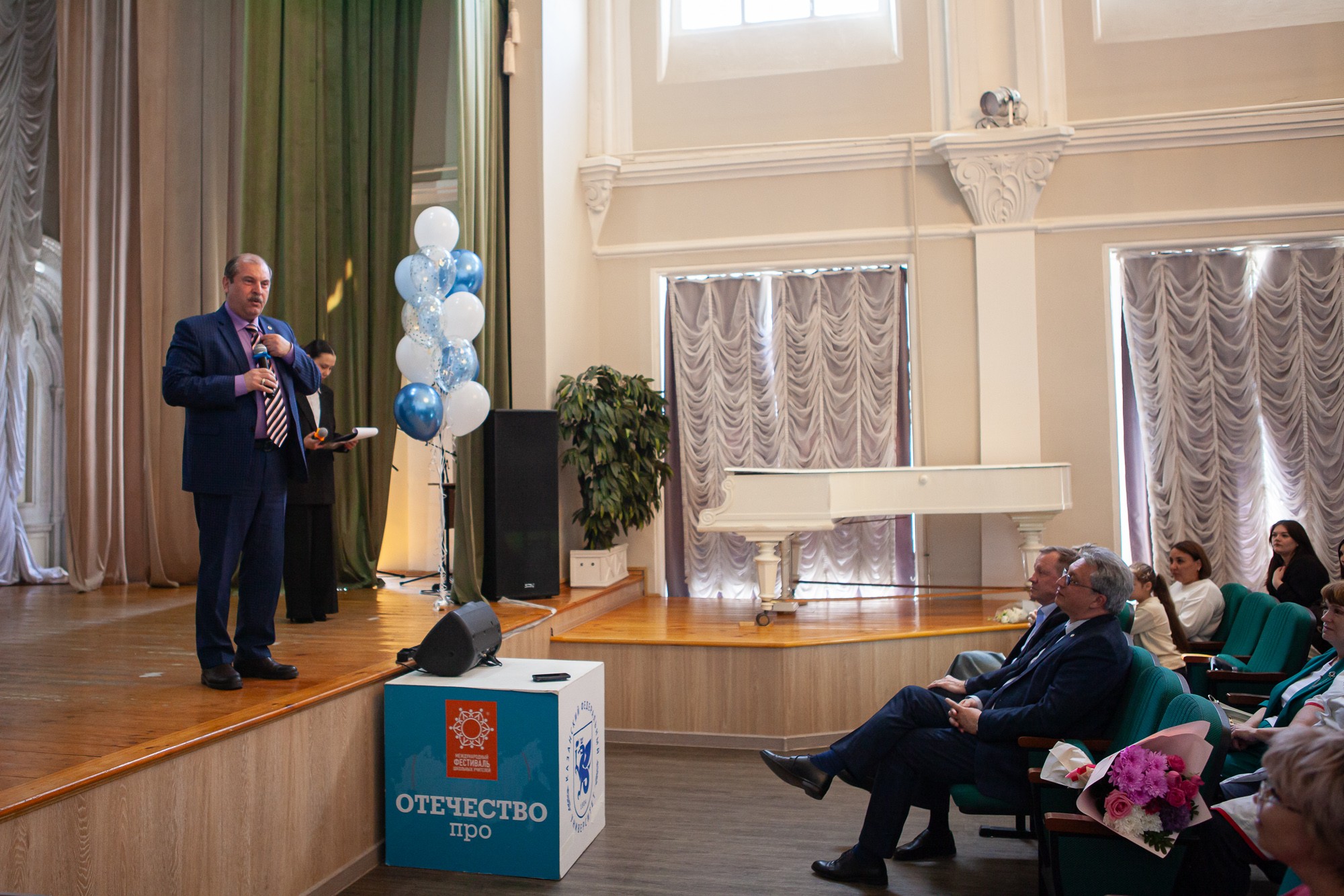 В Елабужском институте начинают звенеть последние звонки В Елабужском институте начинают звенеть последние звонки